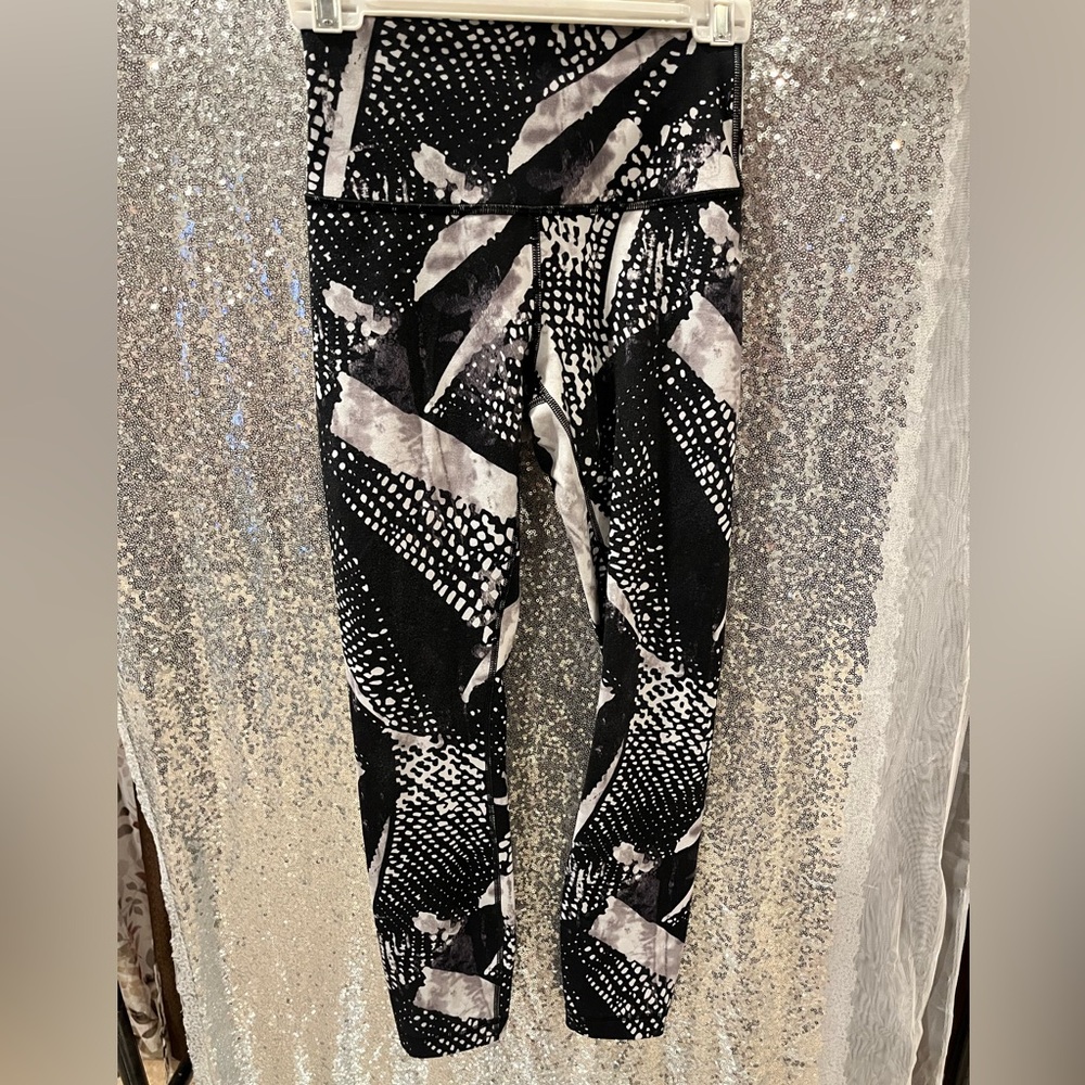 Lululemon Athletica Black and White  Leggings